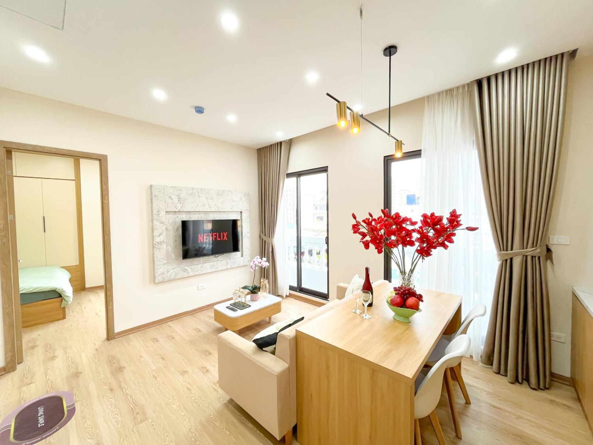 Amazing Housing Lac Long Quan Hanoi Zewnętrze zdjęcie