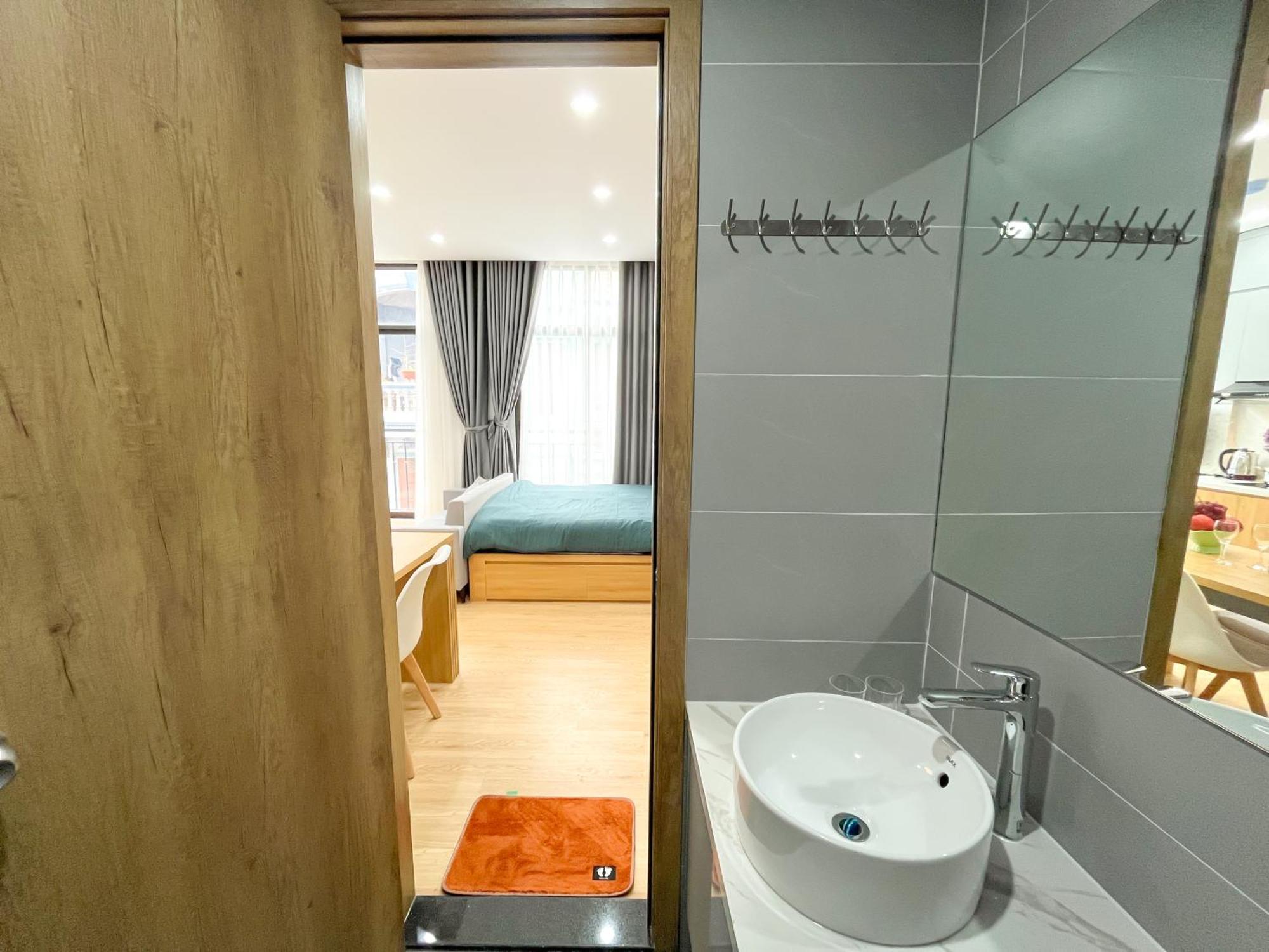 Amazing Housing Lac Long Quan Hanoi Zewnętrze zdjęcie